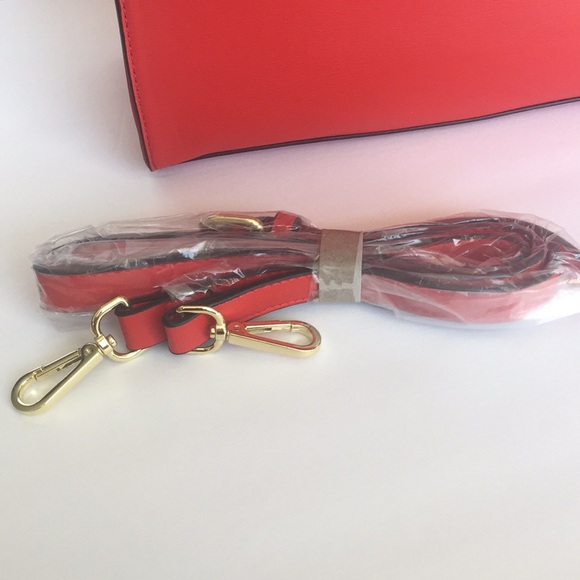 Red Handbag - Picture 5 of 8